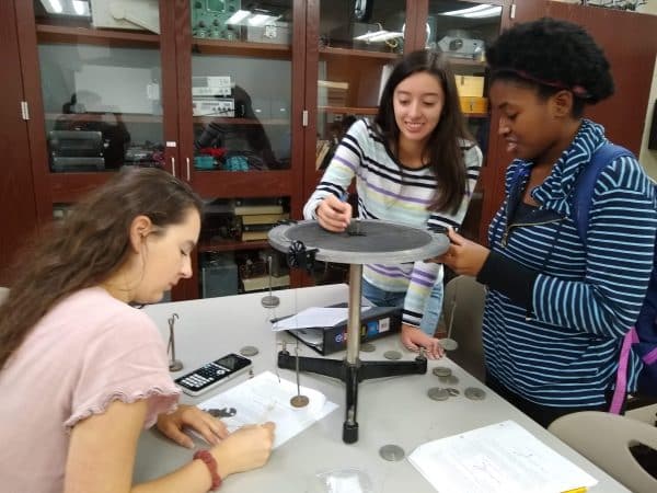 Physics lab at Eastern Mennonite University