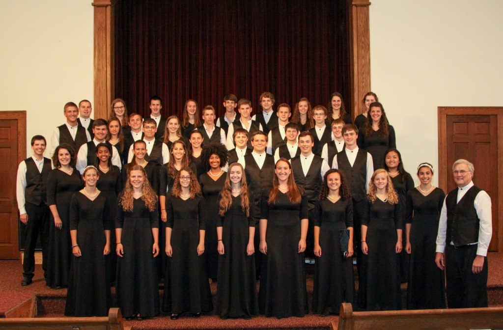 2015 EMHS Touring Choir Weavers Group Pix Joe Martin photo